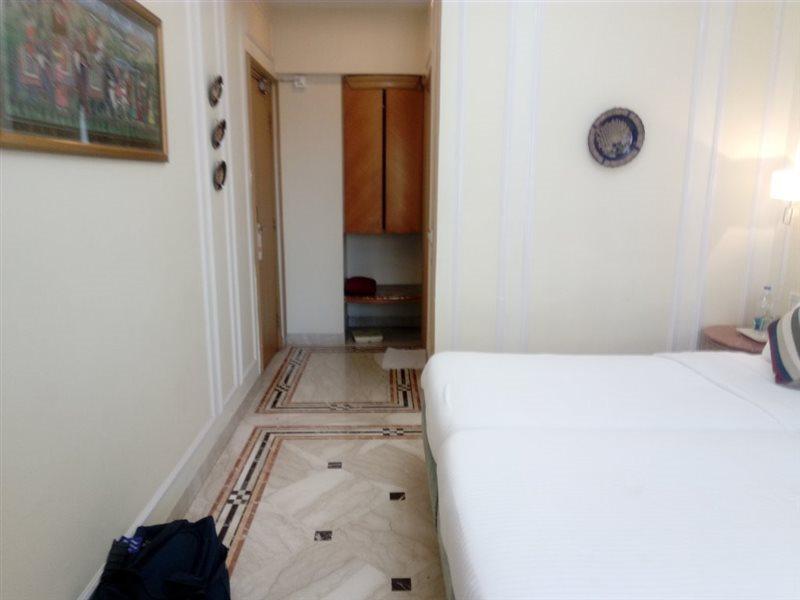 Regency Hotel Mumbai Exterior foto