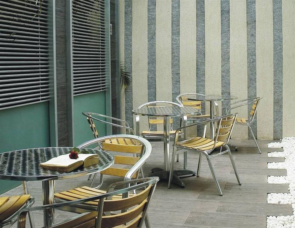 Regency Hotel Mumbai Exterior foto